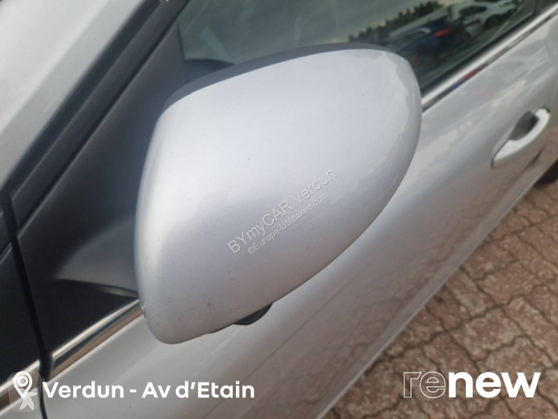 Užitkové vozidlo Renault Mégane IV Berline TCe...