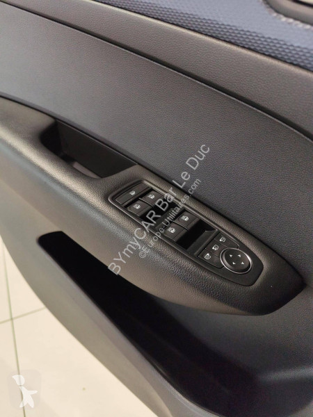 Autoutilitară Renault Arkana mild hybrid 140...