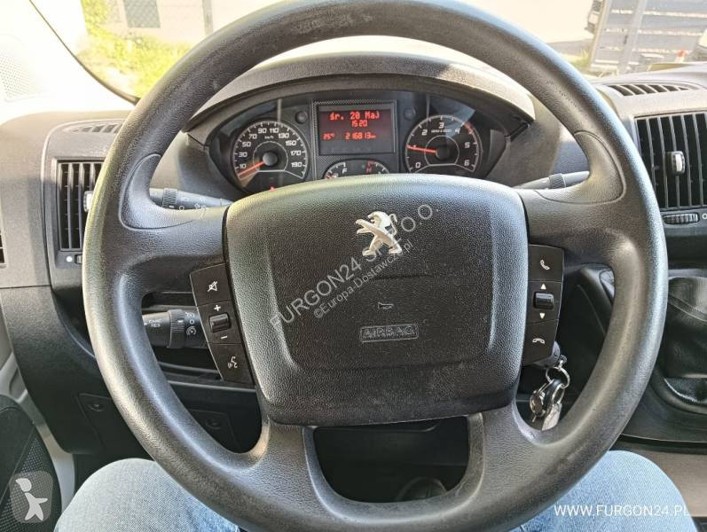 Samochód dostawczy Peugeot