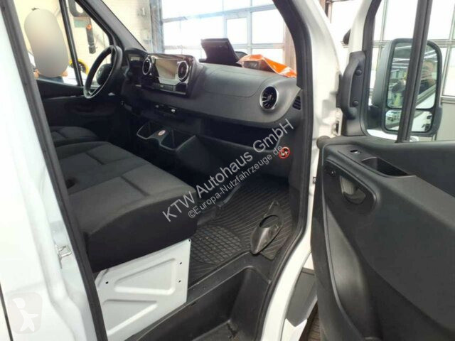 Užitkové vozidlo Mercedes 317...