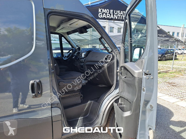 Autoutilitară Iveco Daily