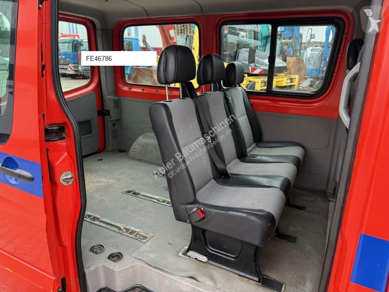 Véhicule utilitaire Mercedes 211 Kombi AHK