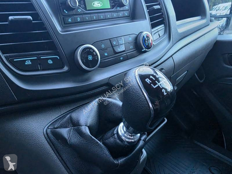 Samochód dostawczy Ford