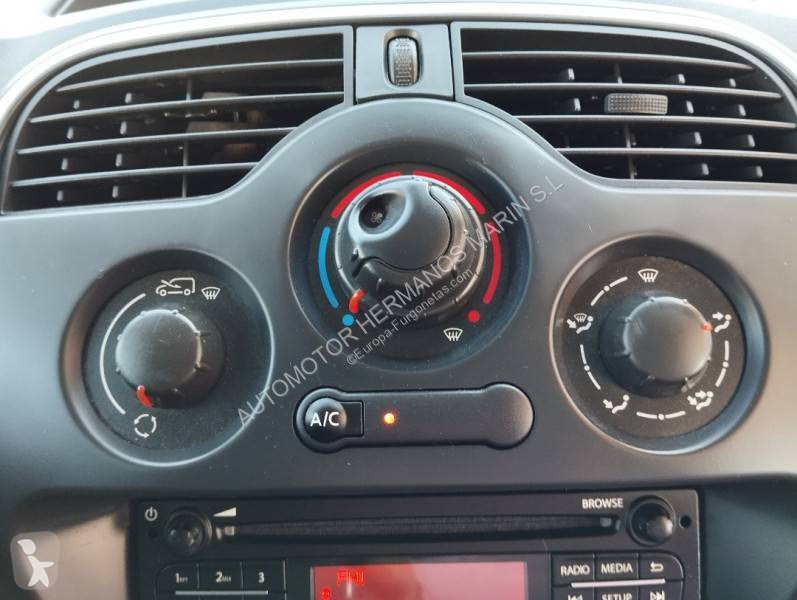 عربة نفعية Renault