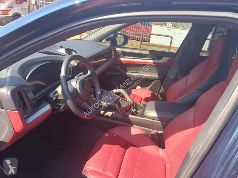 Véhicule utilitaire Porsche