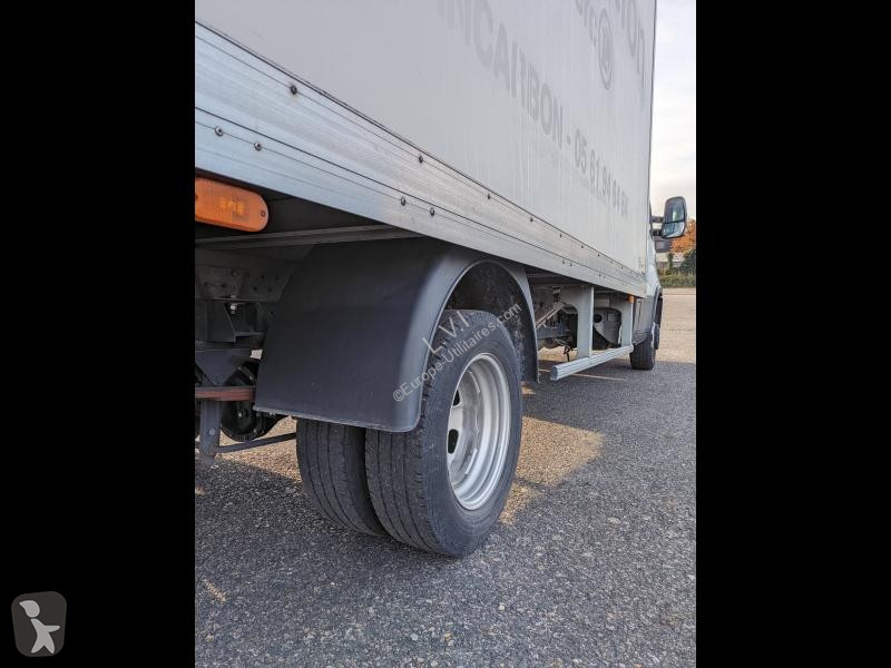Véhicule utilitaire Iveco CCb 35C16H3.0...