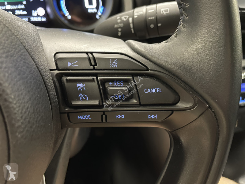 Samochód dostawczy Toyota YARIS CROSS 116H...