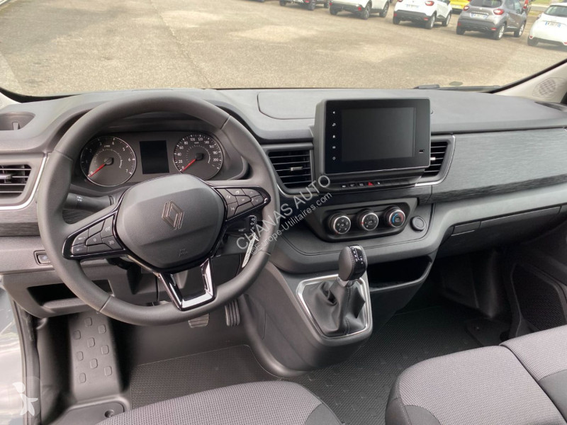 Véhicule utilitaire Renault L2H1 3T BLUE DCI...