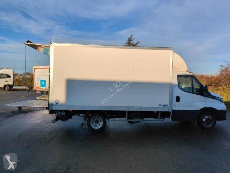 Véhicule utilitaire Iveco CCb 35C16H3.0...