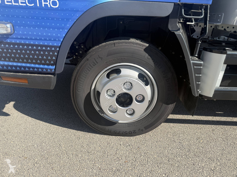 عربة نفعية Fuso 4C15NT1E34T1F 4x2 2023