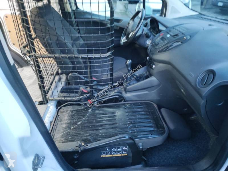 Véhicule utilitaire Ford