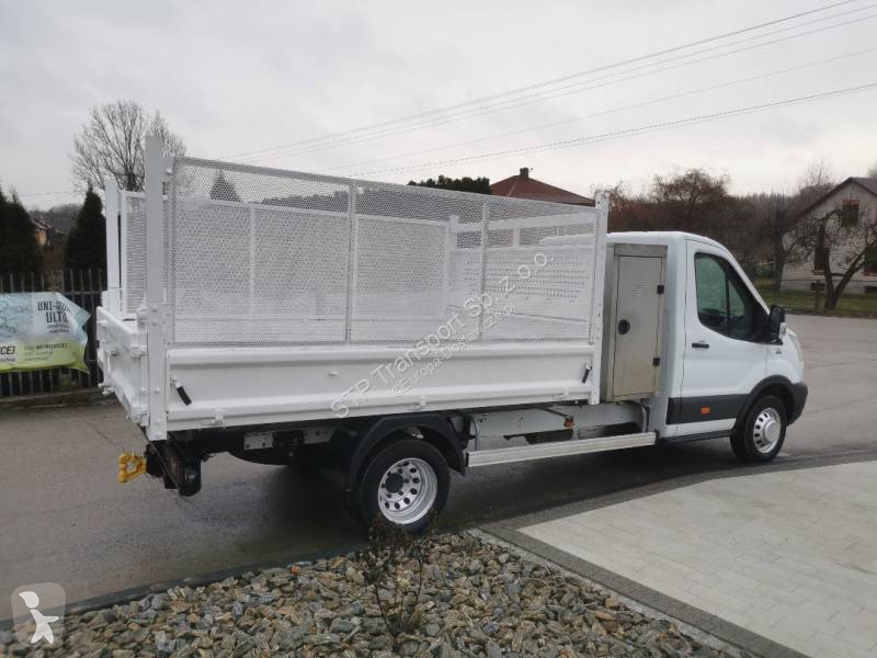 Véhicule utilitaire Ford