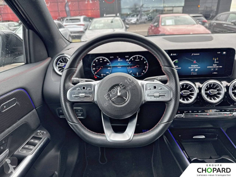 عربة نفعية Mercedes GLA 200 7G-DCT