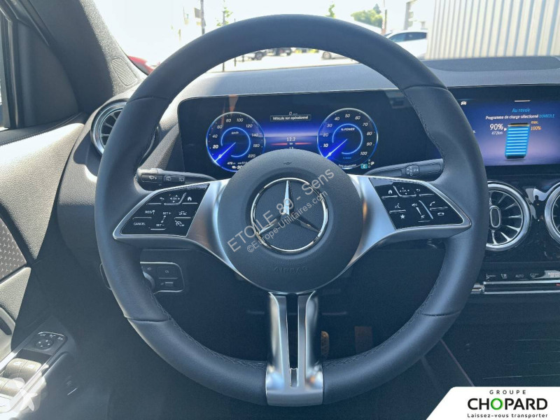 Samochód dostawczy Mercedes EQA 250+