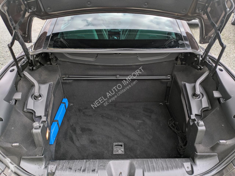 Véhicule utilitaire Peugeot 308 CC 2.0 HDI...