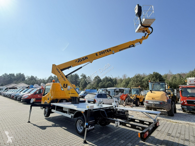 Nissan  Transporter