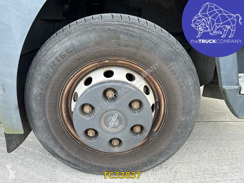 Lastbil Nissan 150.65 frigo