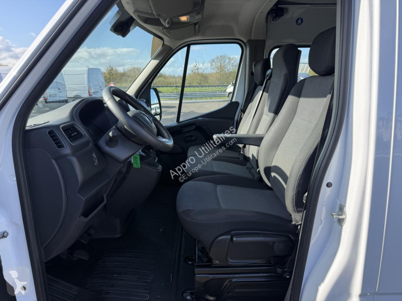 Véhicule utilitaire Renault MASTER Grand...