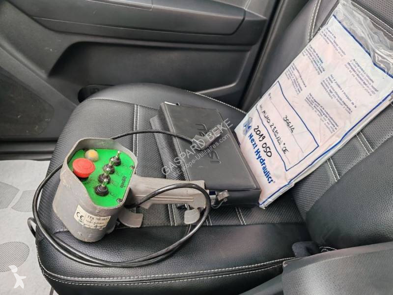 Samochód dostawczy Isuzu