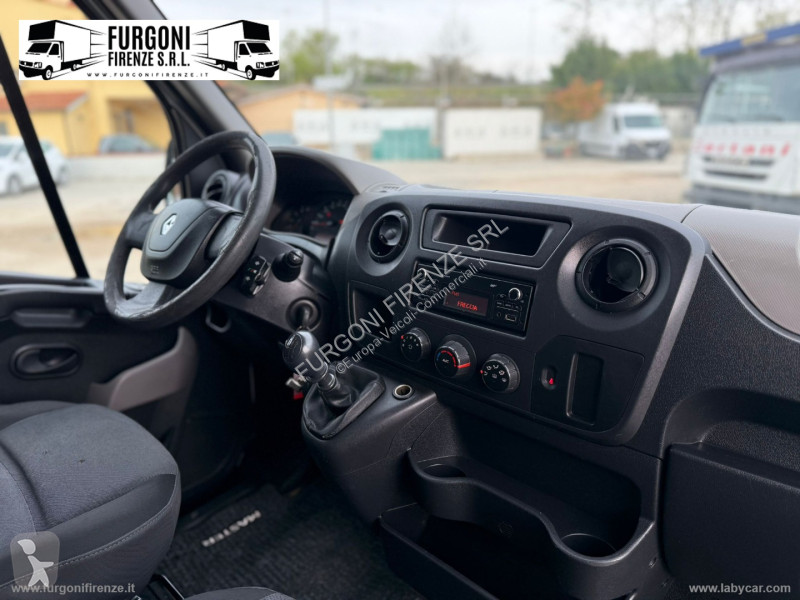 عربة نفعية Renault T35 2.3 dCi/130 TP...