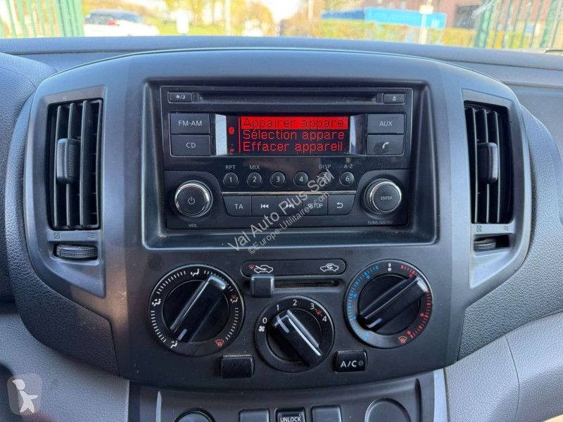 Samochód dostawczy Nissan