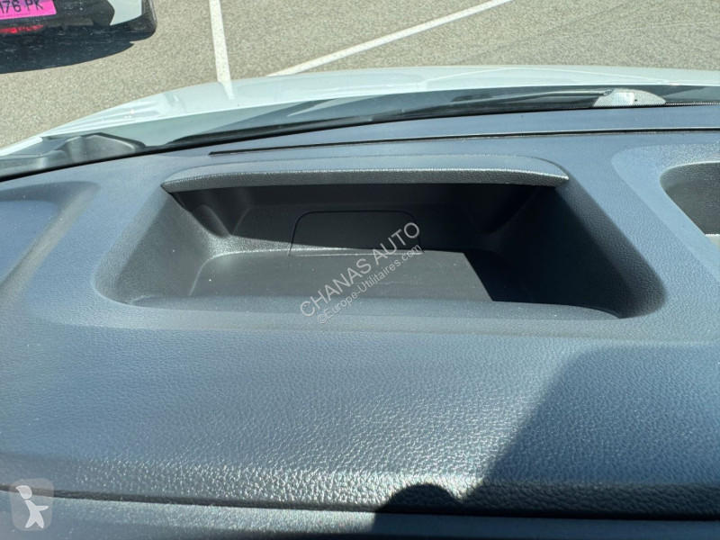 Véhicule utilitaire Renault F3300 L1H1 2.3 BLUE...