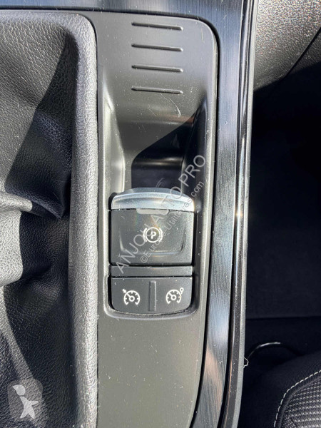 عربة نفعية Renault DCI 120ch LIFE
