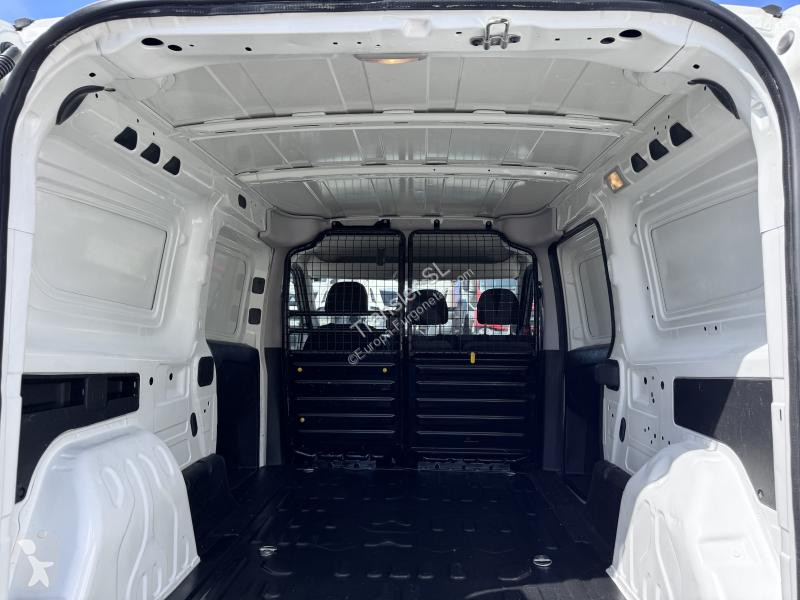 عربة نفعية Fiat  DOBLO