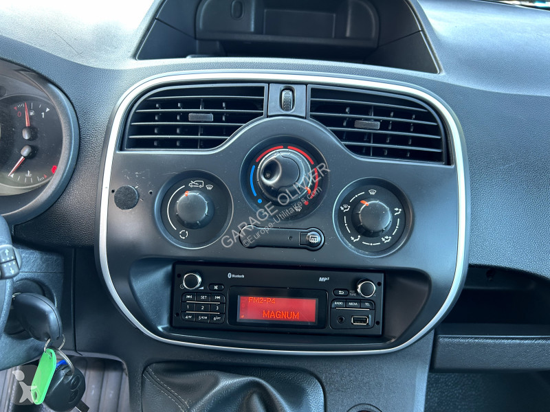 Véhicule utilitaire Renault Maxi Grand Volume...