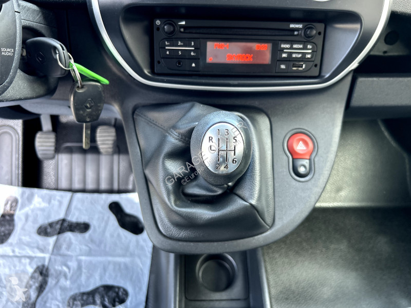 Лекотоварен автомобил Renault Maxi Grand Volume...