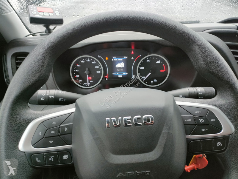 Véhicule utilitaire Iveco FRIGO 12M3 160 CV...