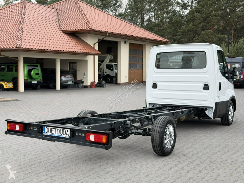 Лекотоварен автомобил Iveco 35S18 H