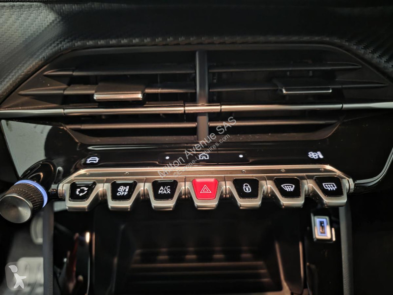 Véhicule utilitaire Peugeot 2008 1.2i Hybrid -...