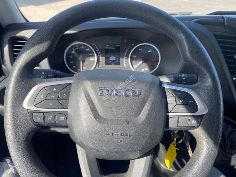 عربة نفعية Iveco 40C14N CNG BENNE 3M30 COFFRE...