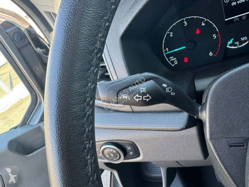 Véhicule utilitaire Ford 350 L2H2 2.0 EcoBlue...