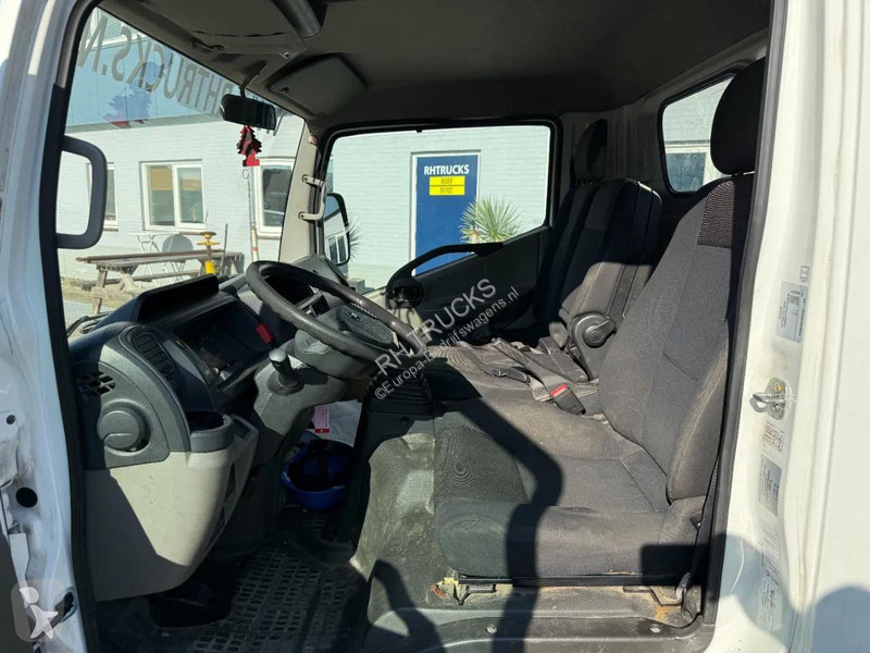 Furgoneta Nissan 35.13 met paus verhuislift 25...