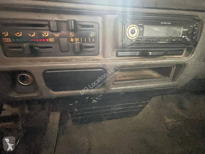 عربة نفعية Isuzu