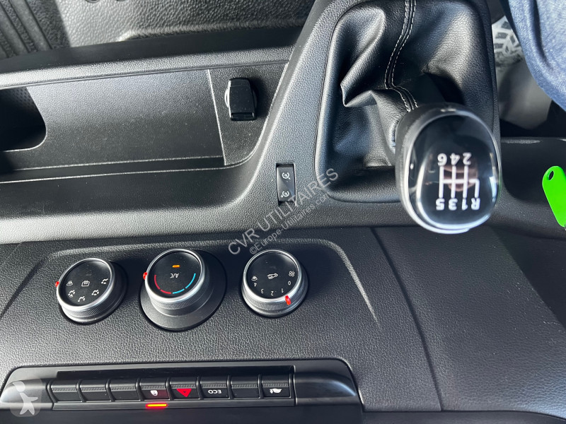 عربة نفعية Renault MASTER III FG F3500 L2H2 2.3...