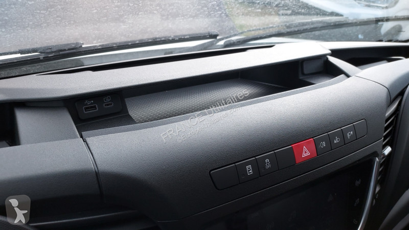 Véhicule utilitaire Iveco DAILY BENNE ALU JPM 6...