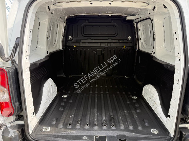 عربة نفعية Citroën BERLINGO M CLUB 130 EAT 8