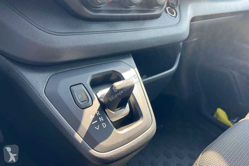 Véhicule utilitaire Renault  TRAFIC CABINE...