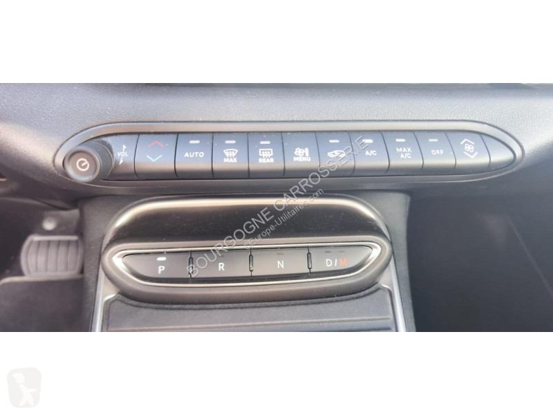 Samochód dostawczy Jeep AVENGER 1.2 Turbo T3 -...