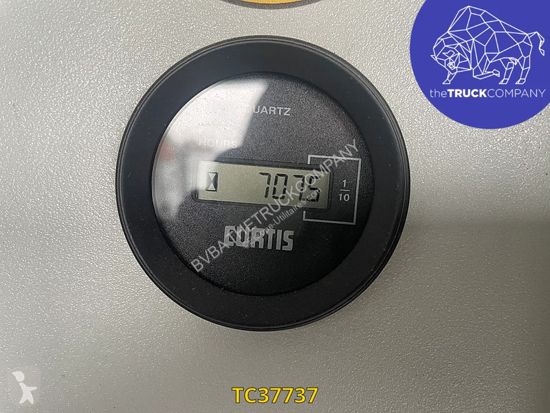 Véhicule utilitaire Renault 145.35 klubb