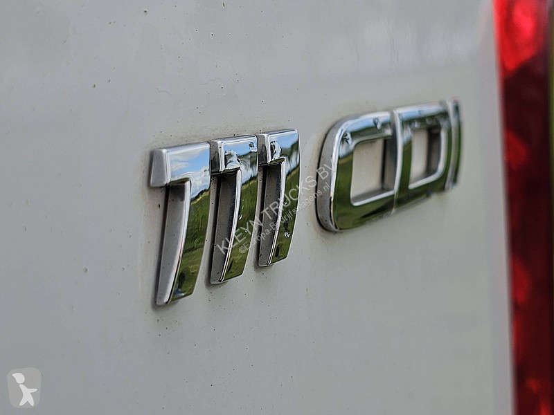 Mercedes 111 L2 Euro6 3-Zits van