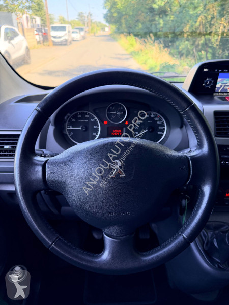 عربة نفعية Peugeot TEPEE 2.0 HDI 163CH ALLURE...