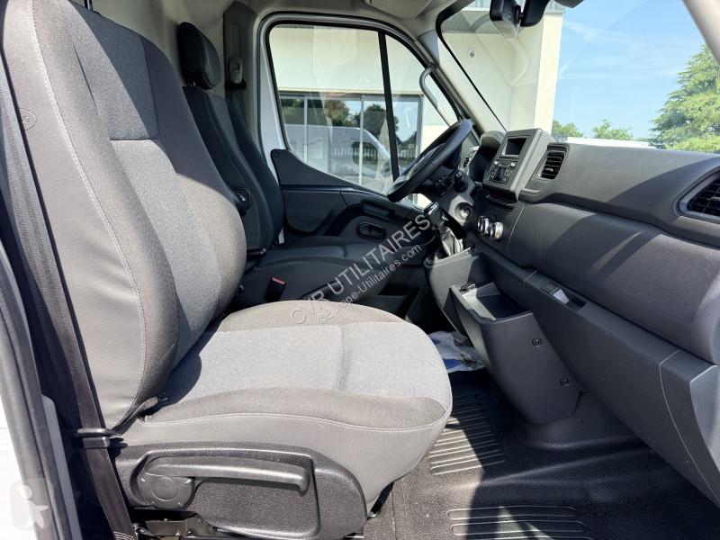 عربة نفعية Renault MASTER III FG F3500 L2H2 2.3...