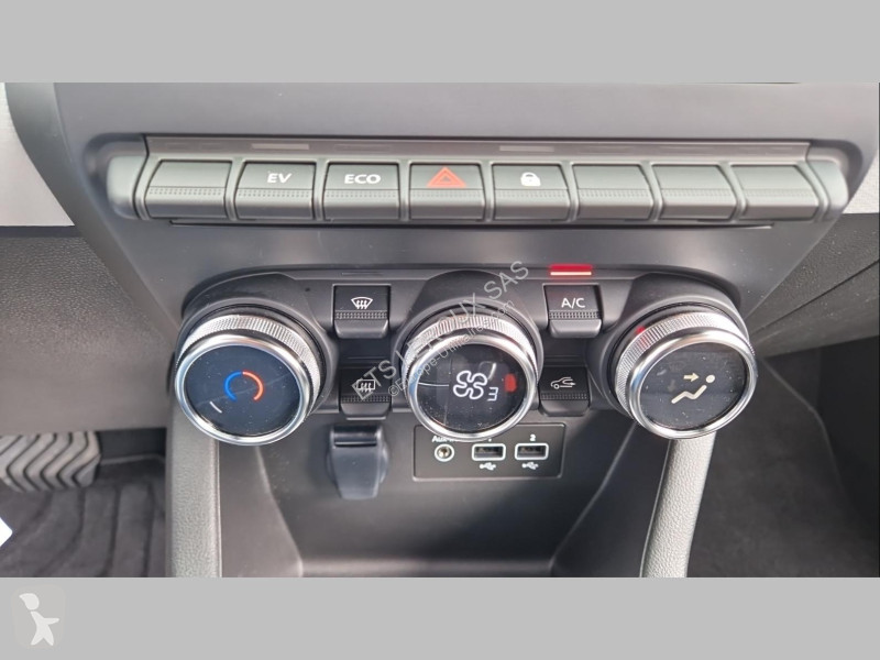 عربة نفعية Renault CLIO V