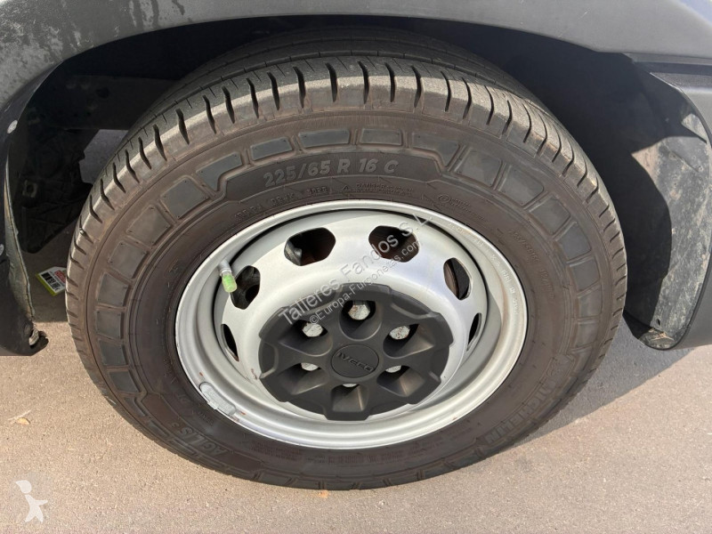 Furgoneta Iveco  35S18 V 18m3 AUTOMATICA