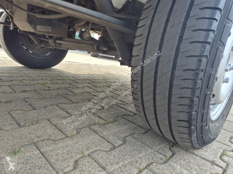 Лекотоварен автомобил Renault Master 2.3 -...