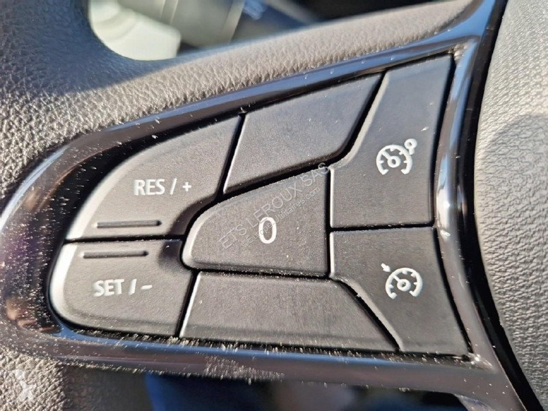 Véhicule utilitaire Renault TRAFIC